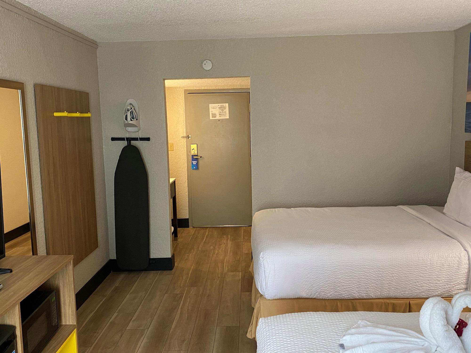 皮尔斯堡城戴斯酒店 外观 照片